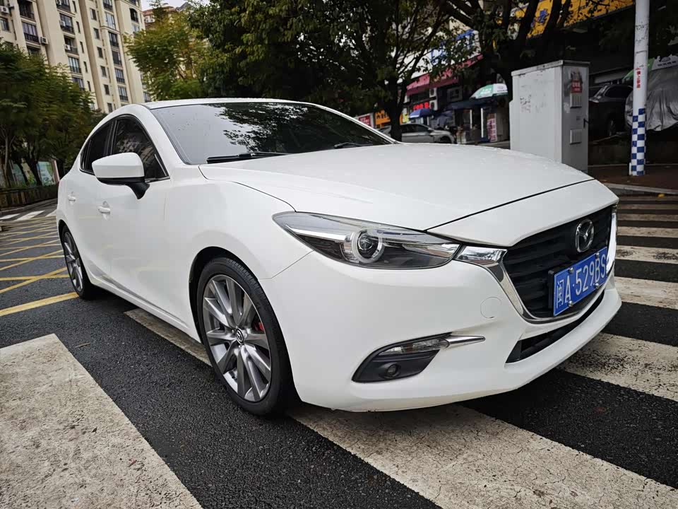 Mazda 3 Angkesaila