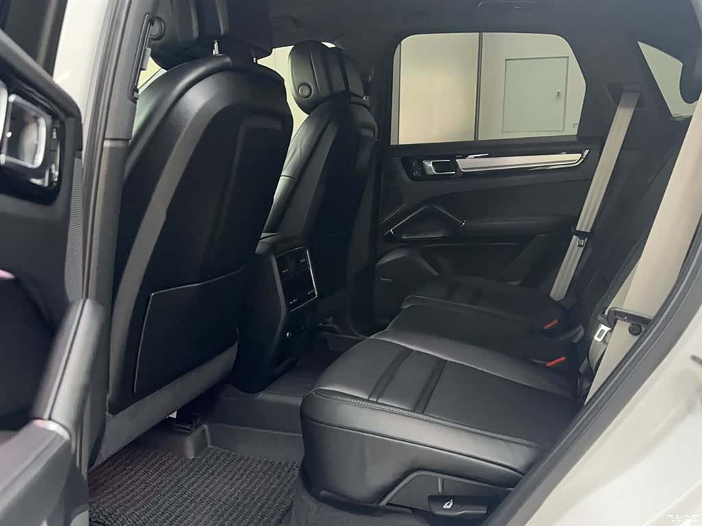 Porsche Cayenne, 2023 11