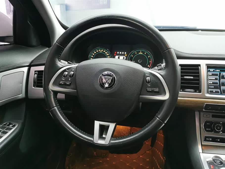 Jaguar XF Jaguar XF