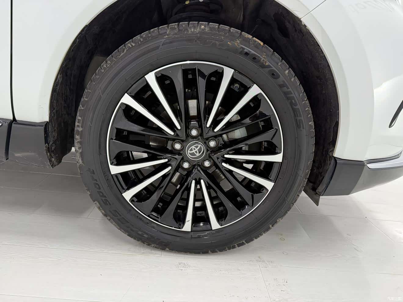 Toyota Venza, 2022 23