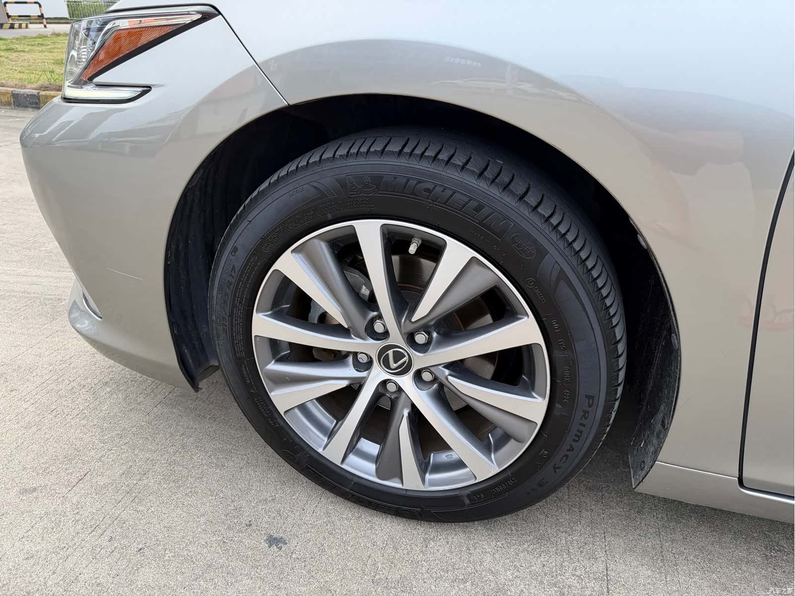 Lexus ES, 2020 все фото