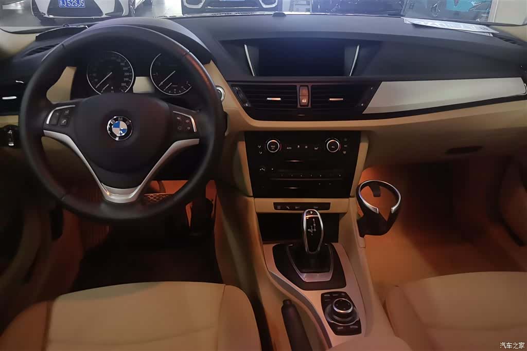 BMW X1, 2015 12