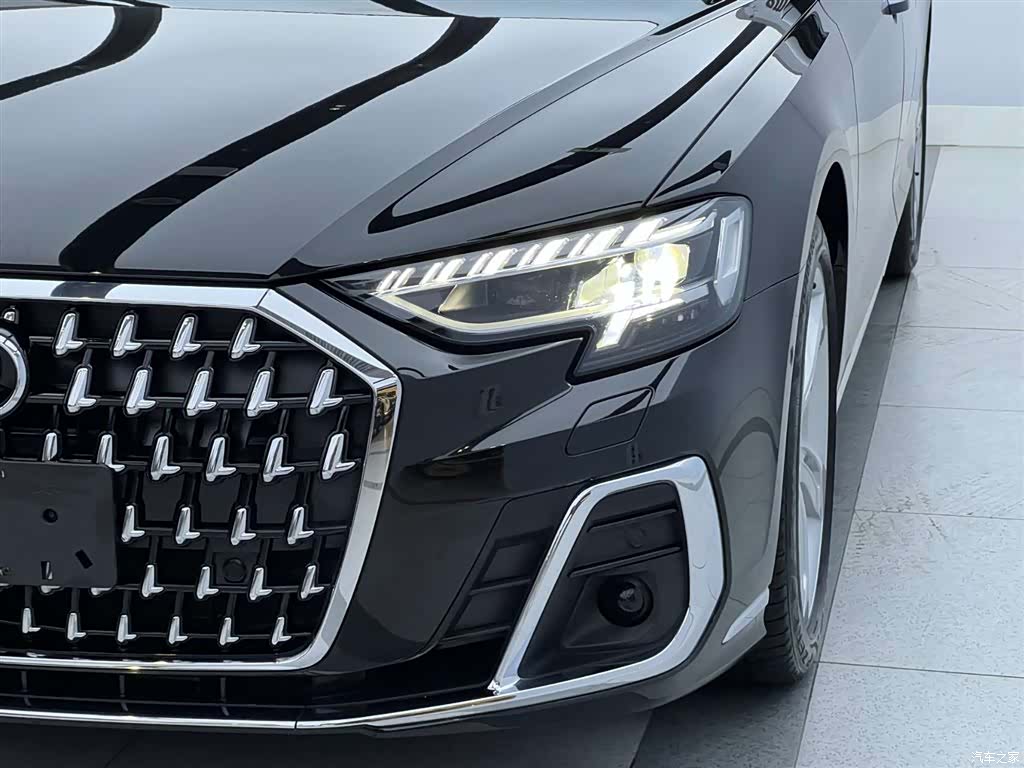Audi A8L, 2023 4