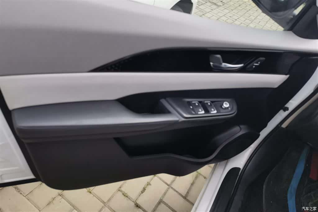 DongFeng E70, 2021 7
