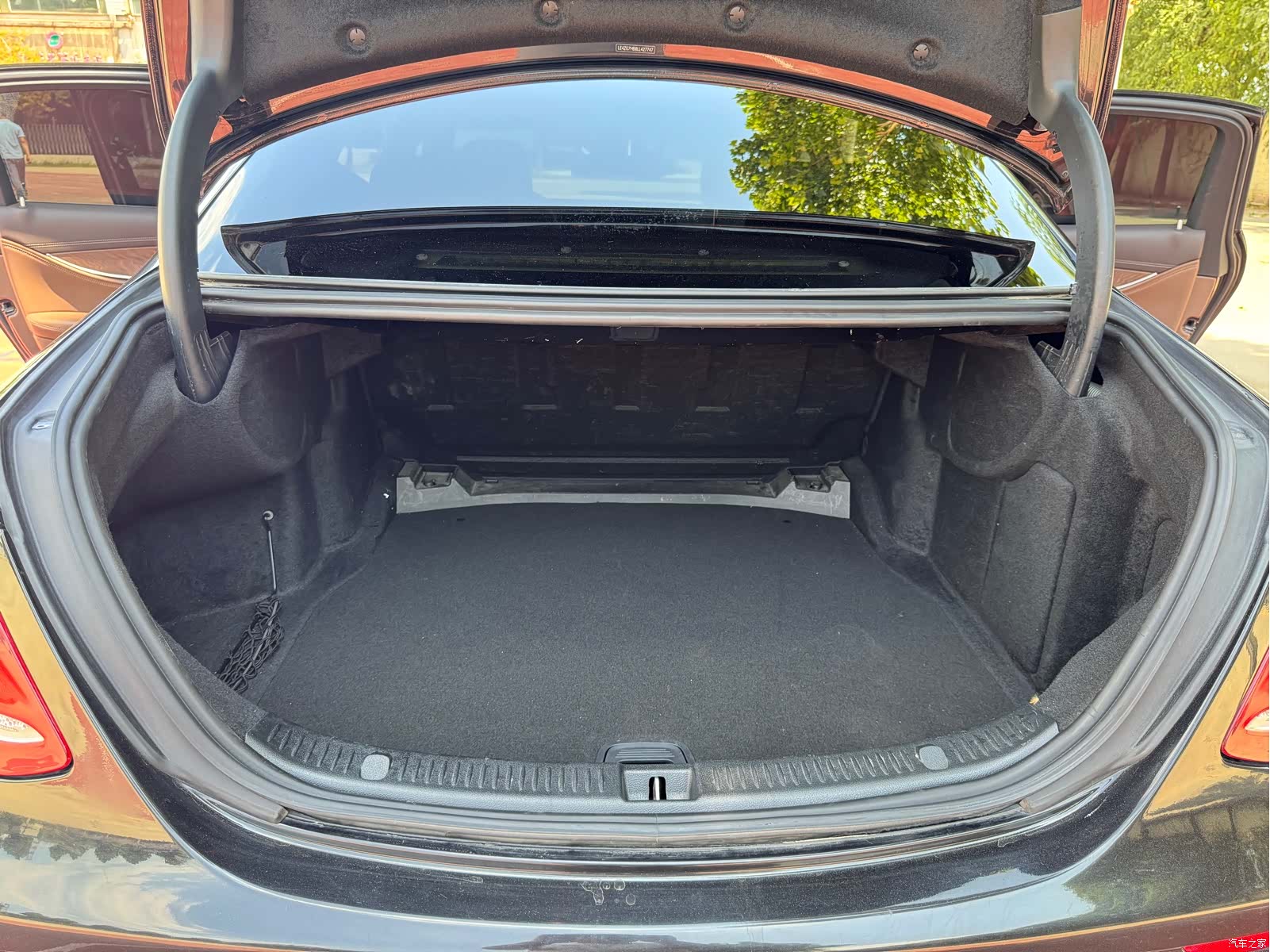 Mercedes-Benz E-Class, 2020 19