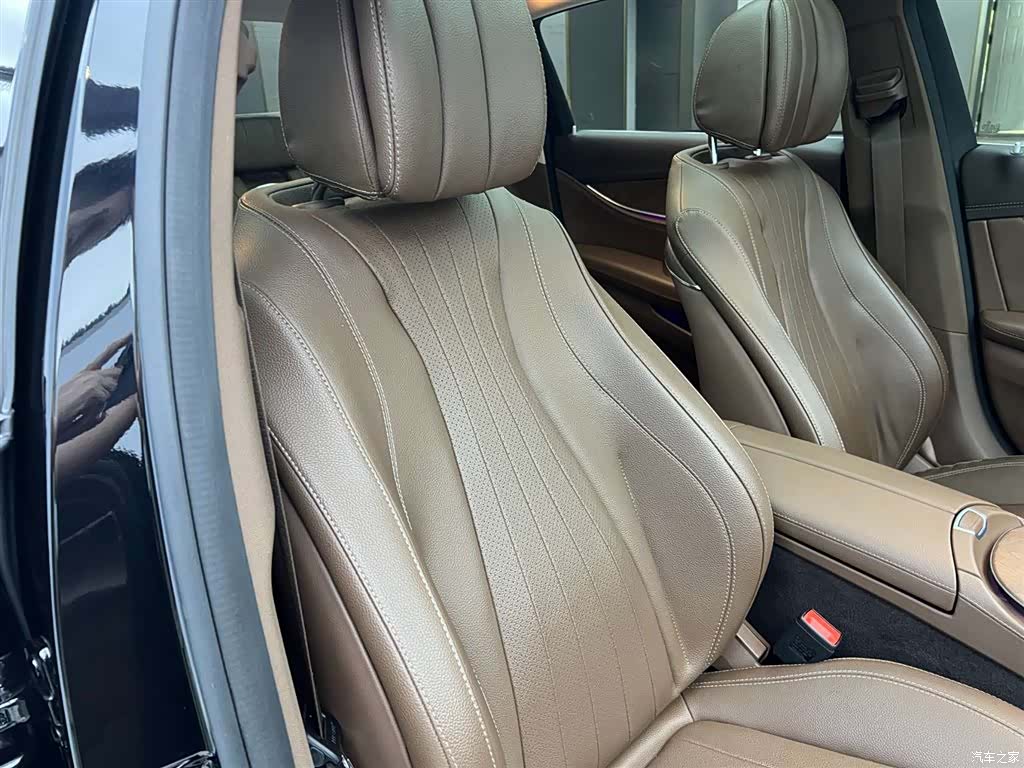 Mercedes-Benz E-Class, 2023 30