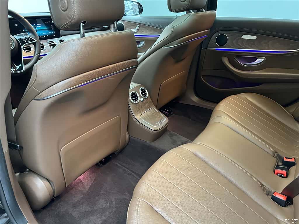 Mercedes-Benz E-Class, 2023 18
