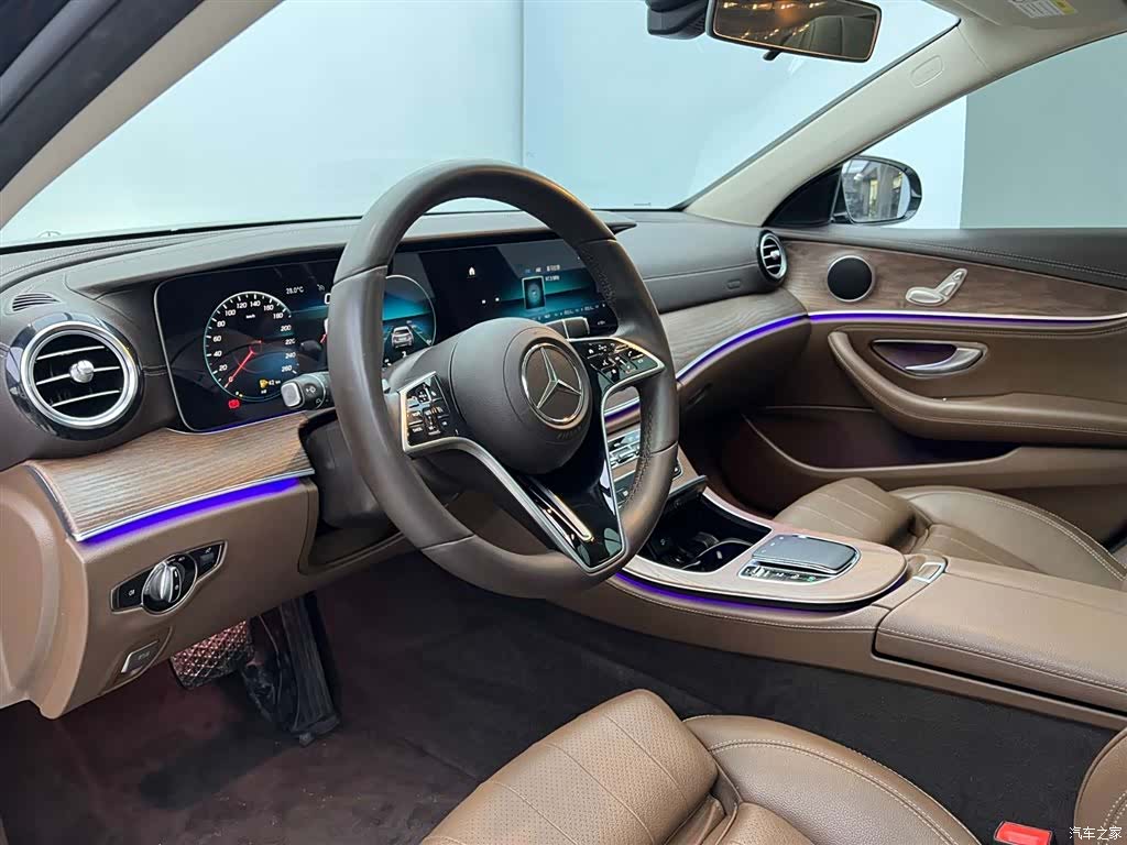 Mercedes-Benz E-Class, 2023 27