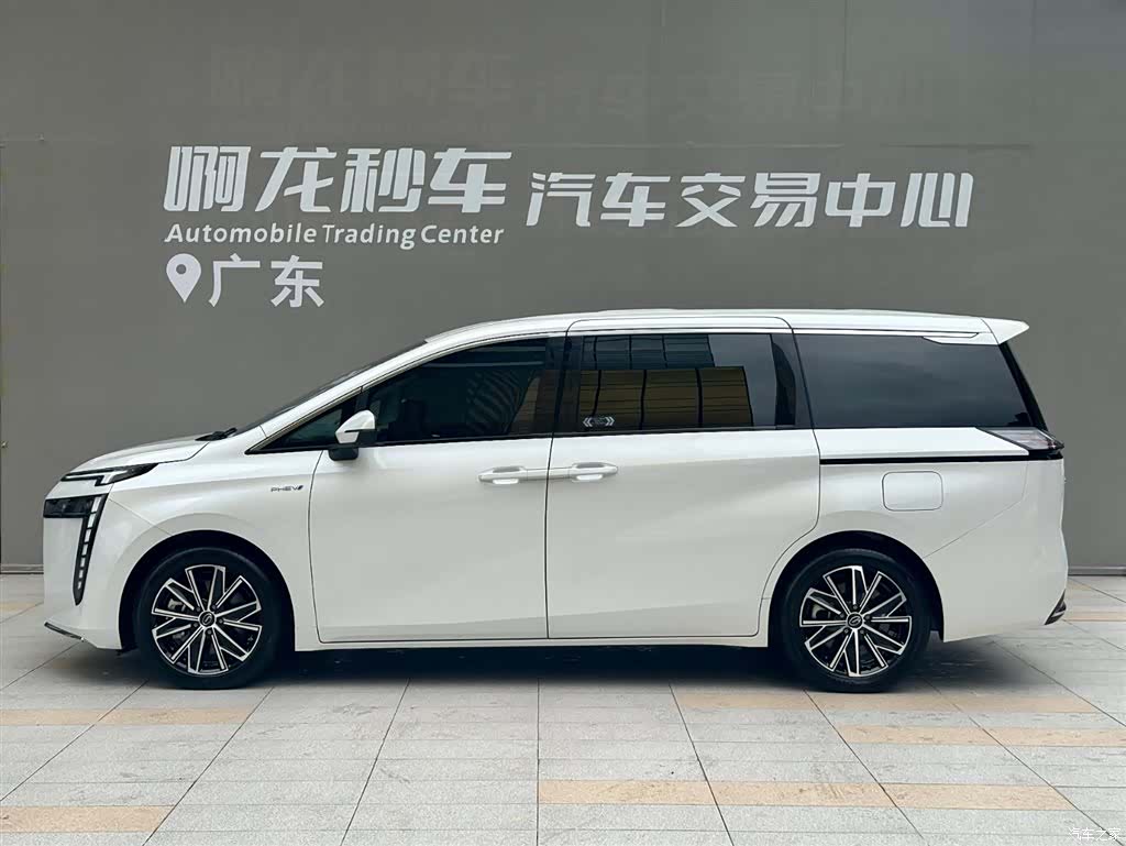 Trumpchi E8, 2024 3
