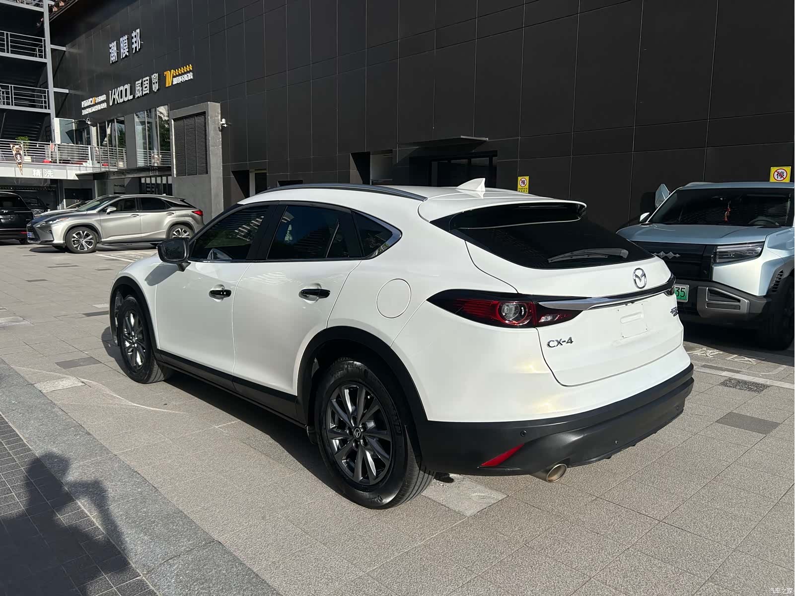 Mazda CX-4, 2020 все фото
