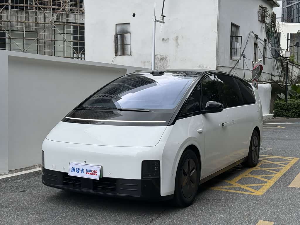 Li Auto MEGA 2025 Home