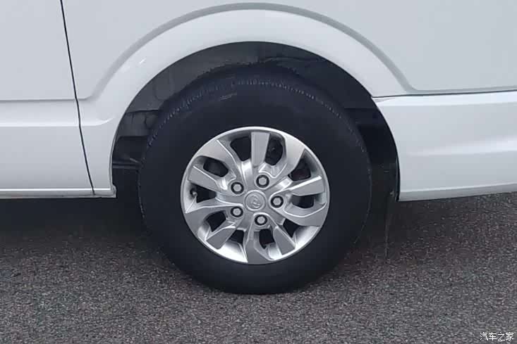 Maxus V80, 2021 17