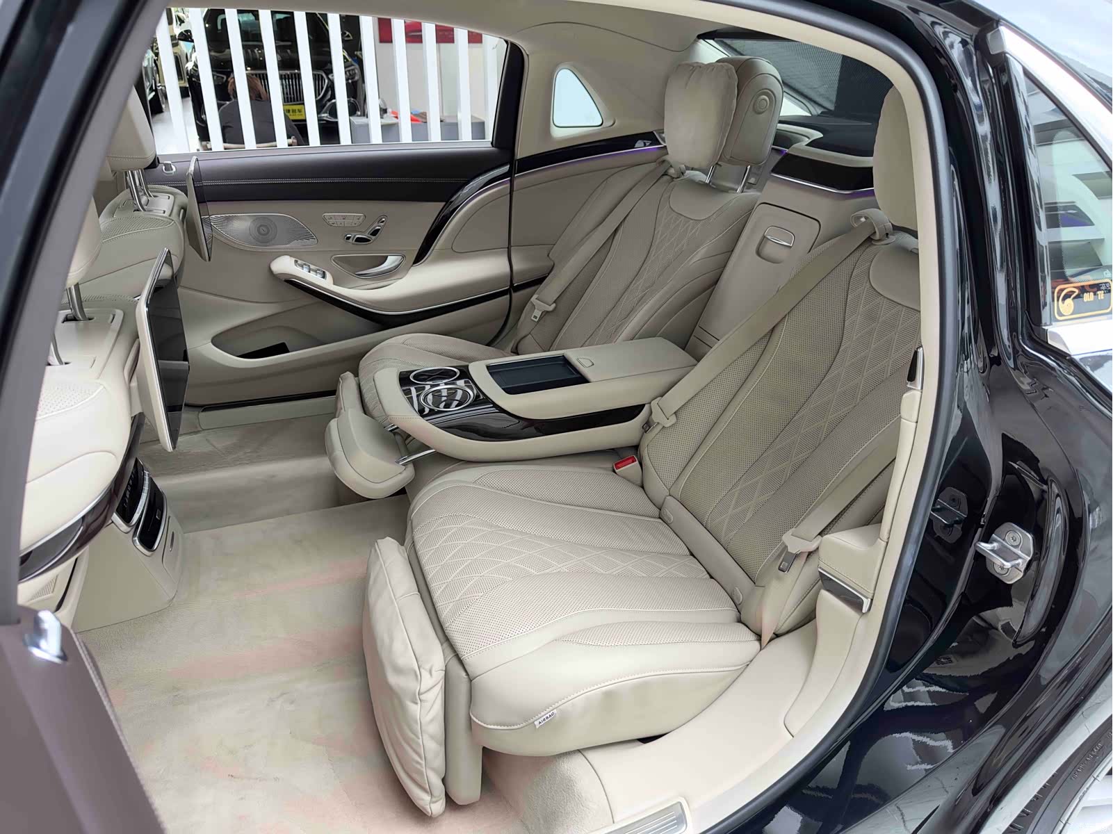 Maybach S-Class, 2018 13