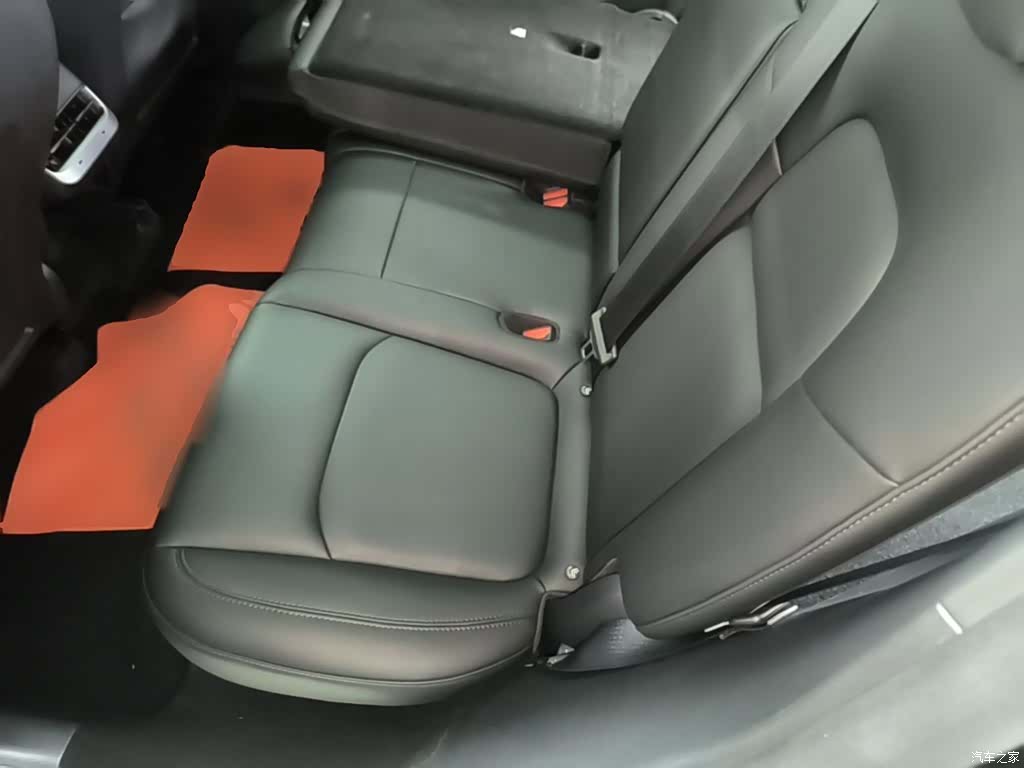 Tesla Model Y, 2024 17