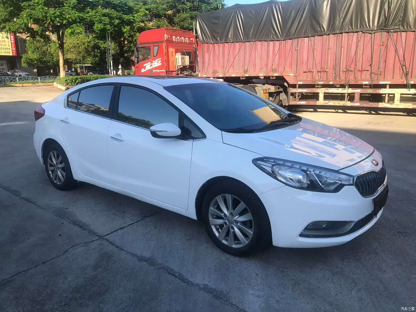 Kia K3, 2013 8