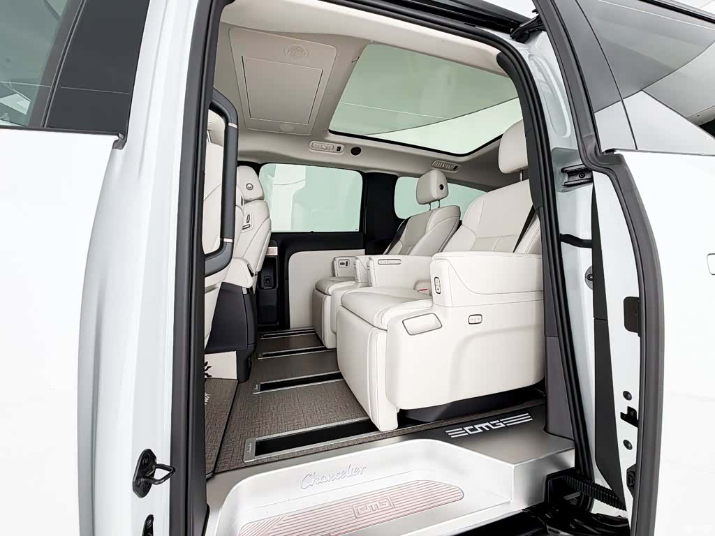 Li Auto MEGA, 2025 12