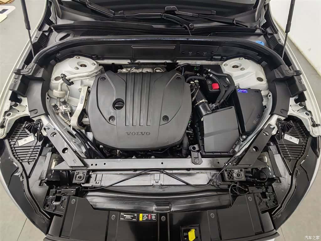 Volvo XC60, 2024 6