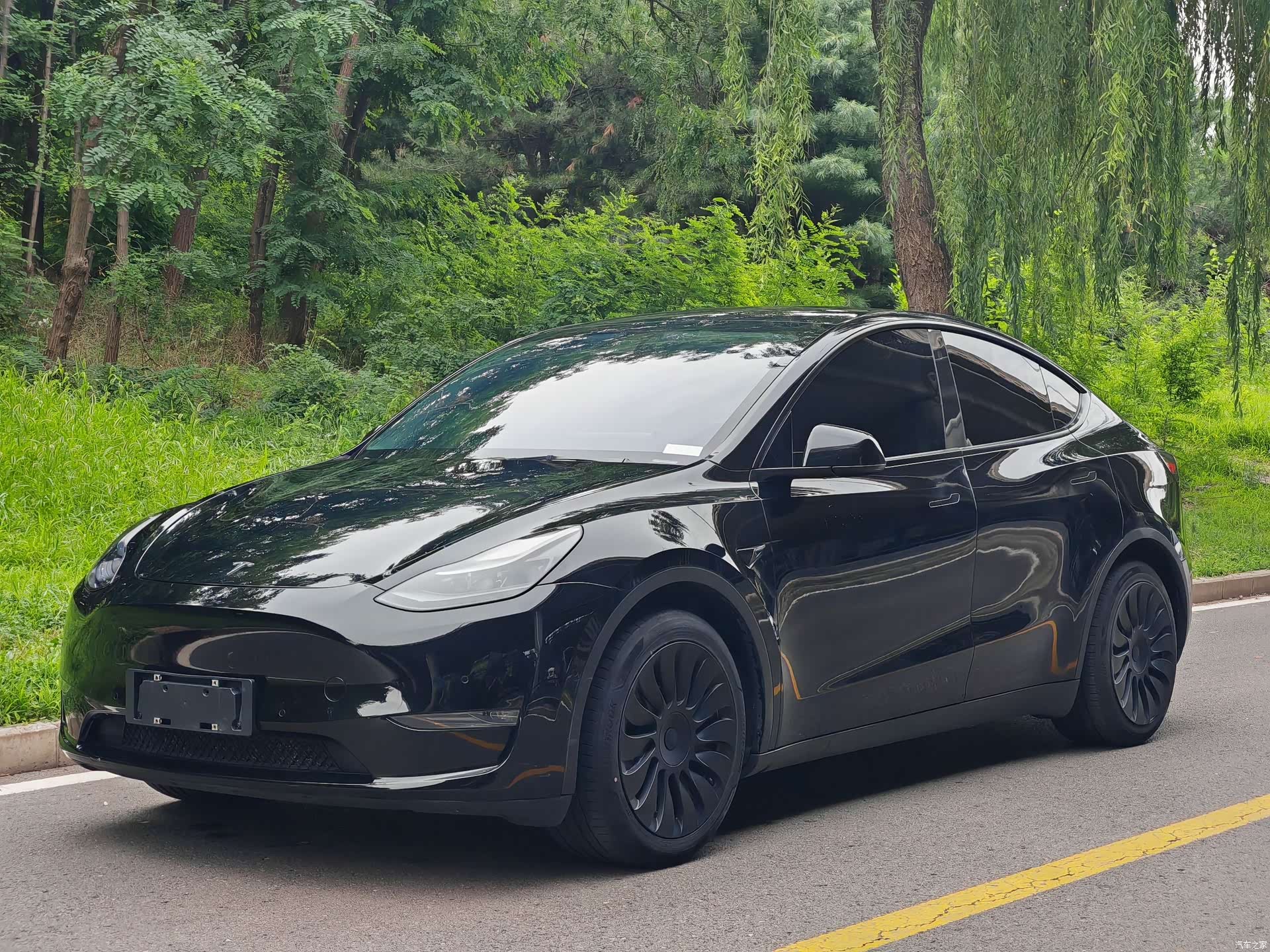 Tesla Model Y, 2021 1