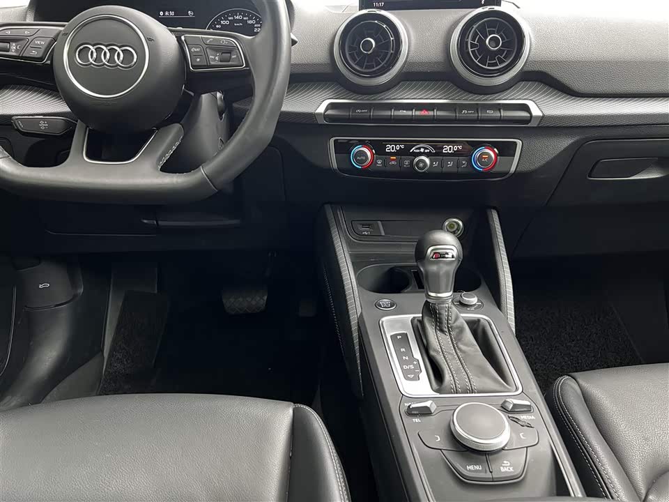 Audi Q2L