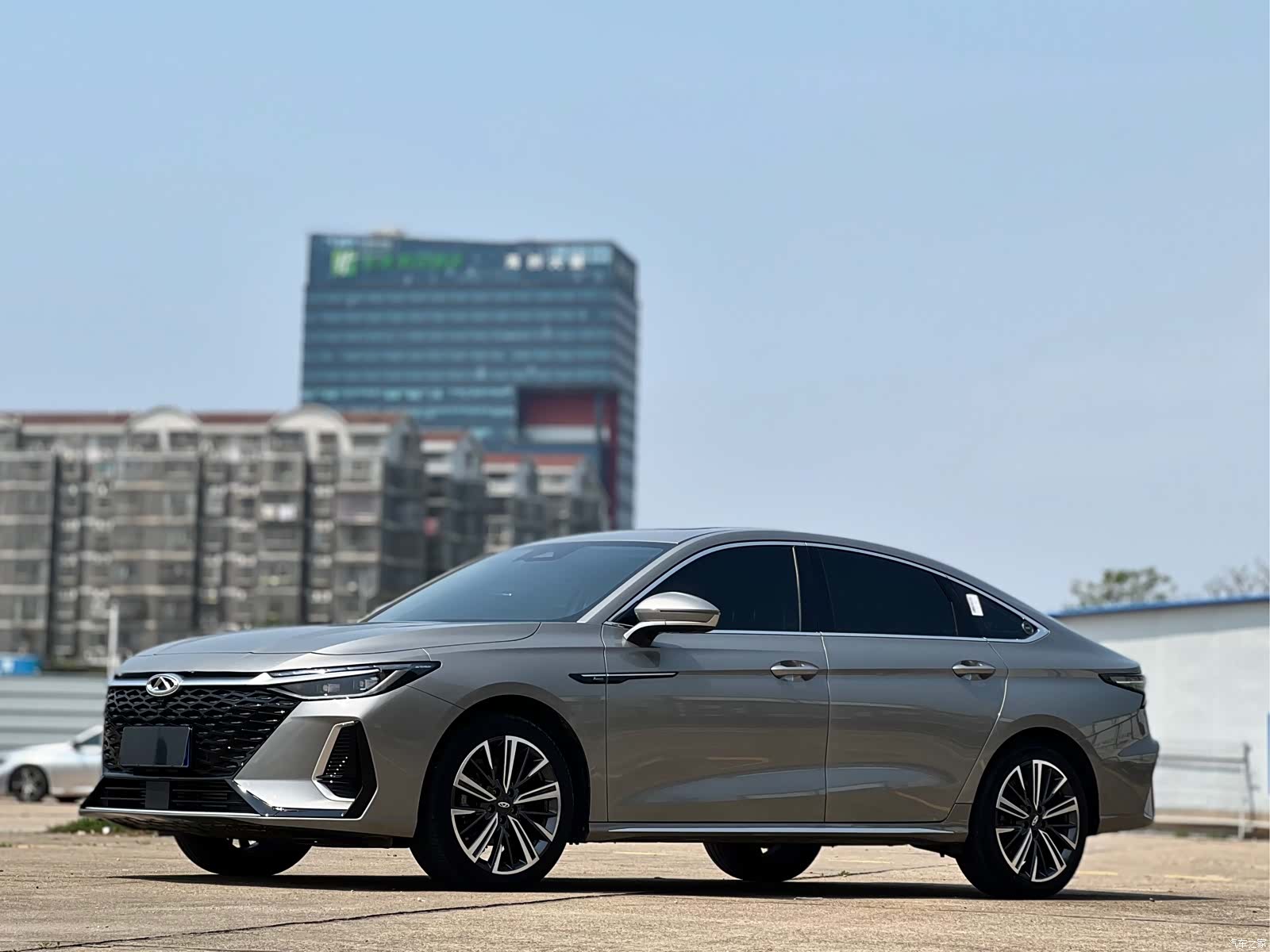 Chery Arrizo 8