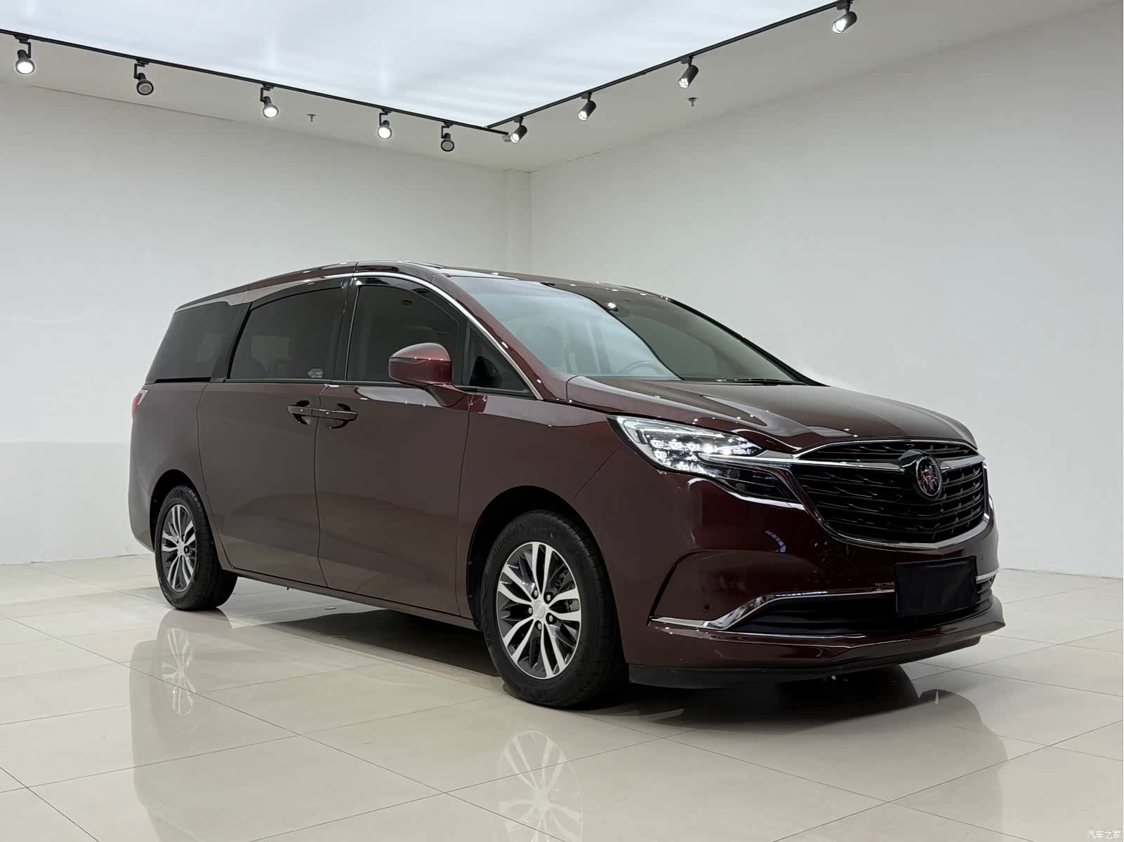 Buick GL8, 2022 3
