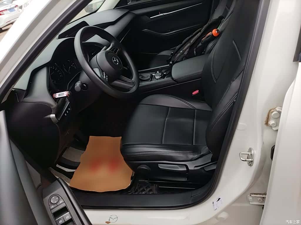 Mazda Mazda3, 2022 15