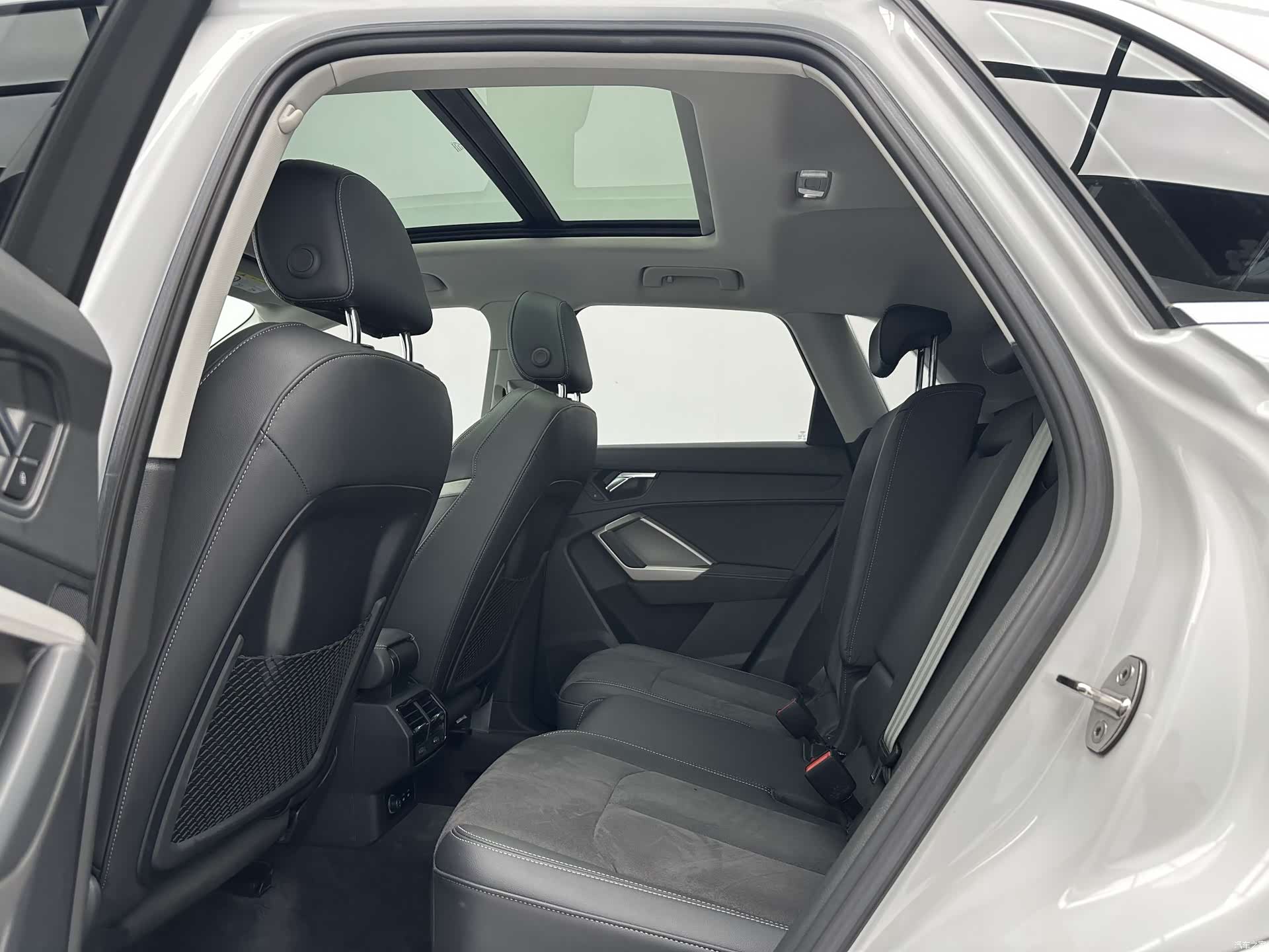 Audi Q3, 2023 6