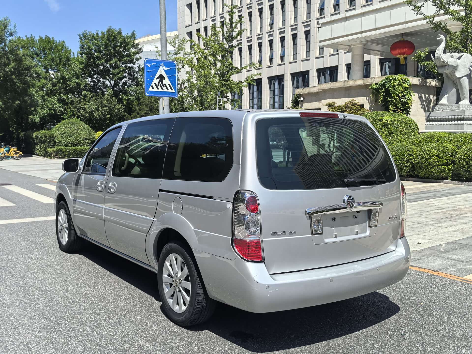 Buick GL8, 2014 3