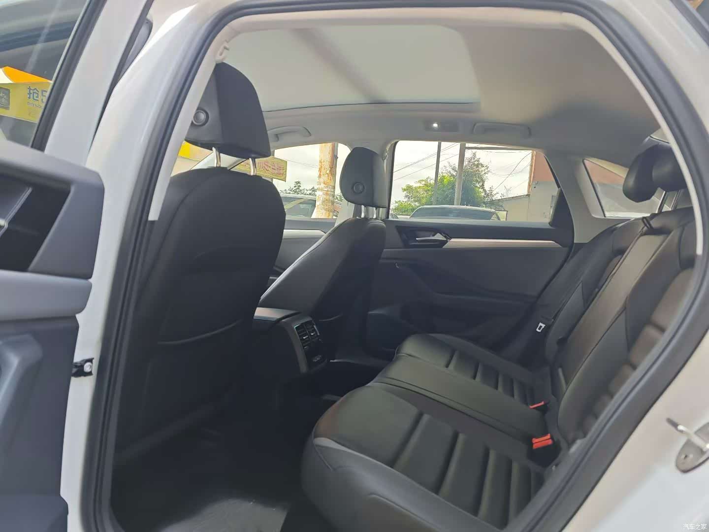 Volkswagen Sagitar, 2021 6