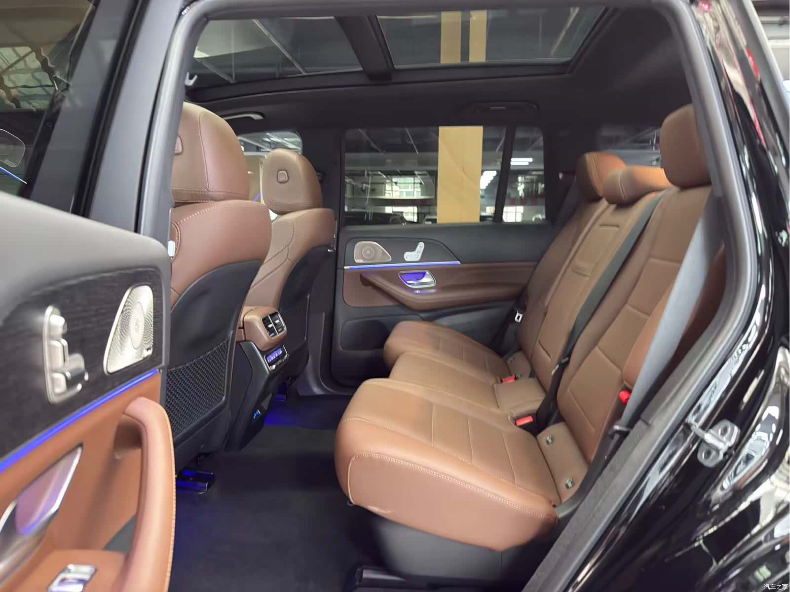 Mercedes-Benz GLS, 2025 14