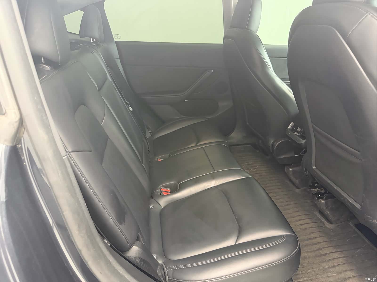 Tesla Model Y, 2024 12