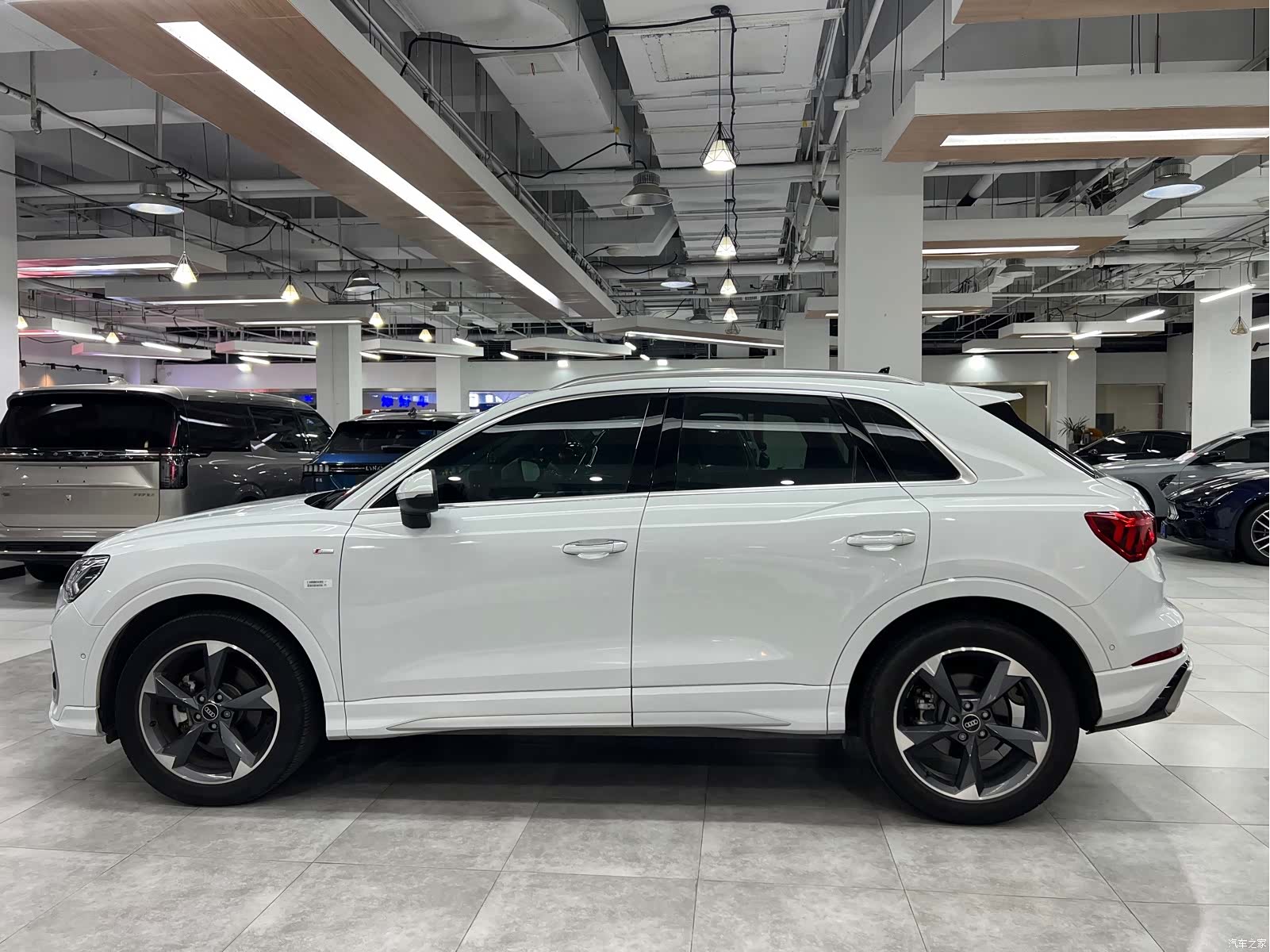 Audi Q3, 2024 4