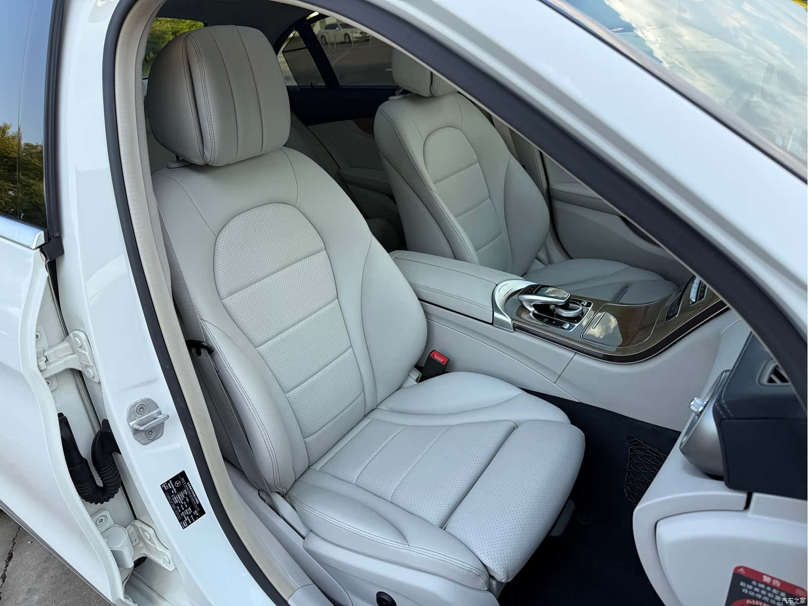 Mercedes-Benz C-Class, 2015 36