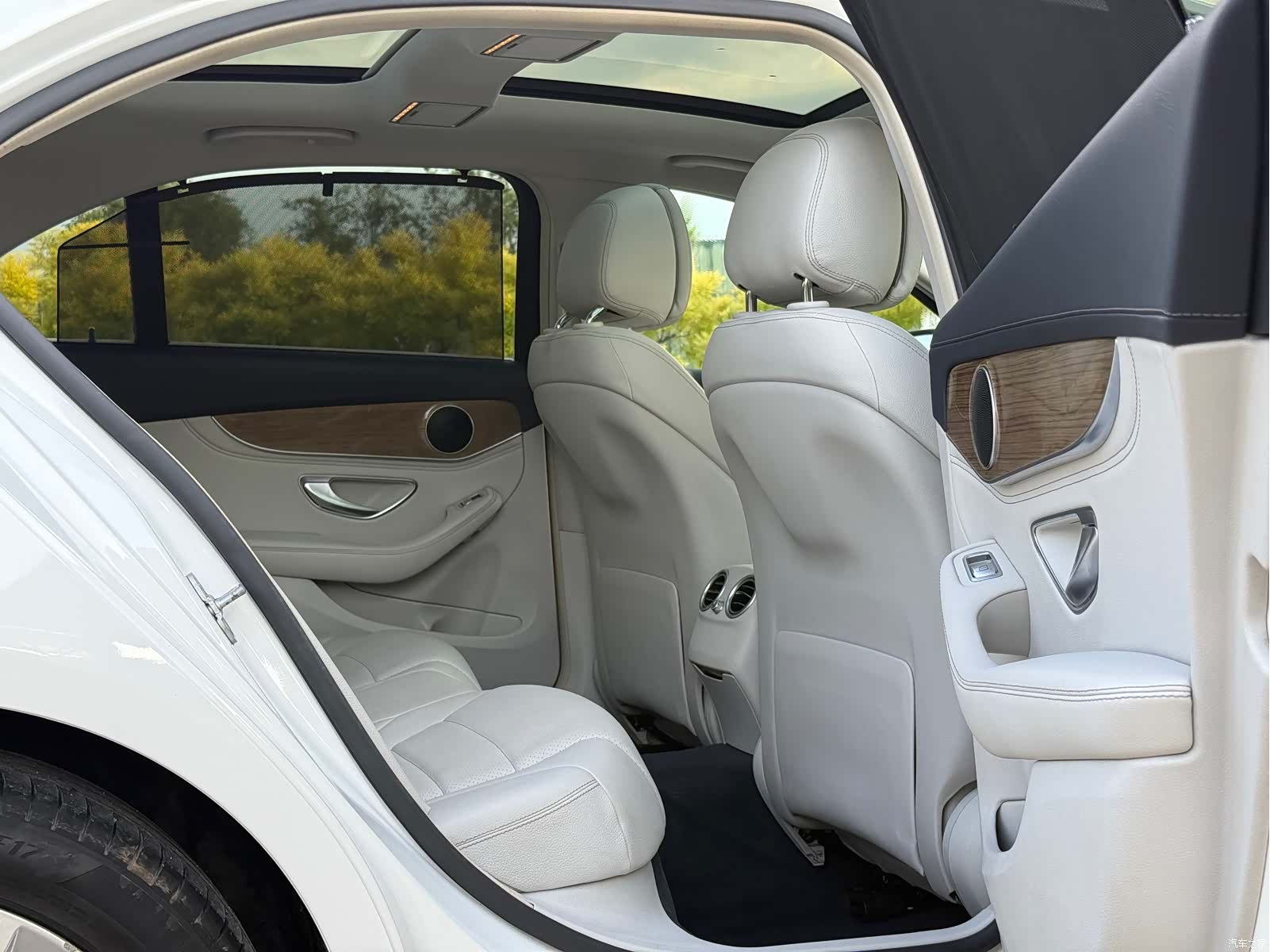 Mercedes-Benz C-Class, 2015 29