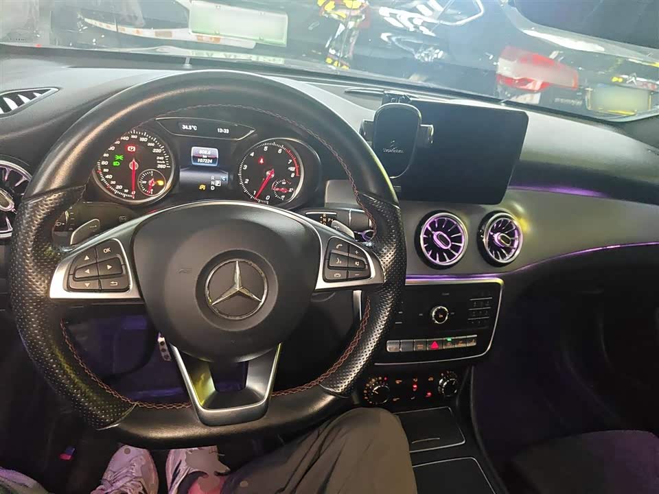 Mercedes-Benz CLA