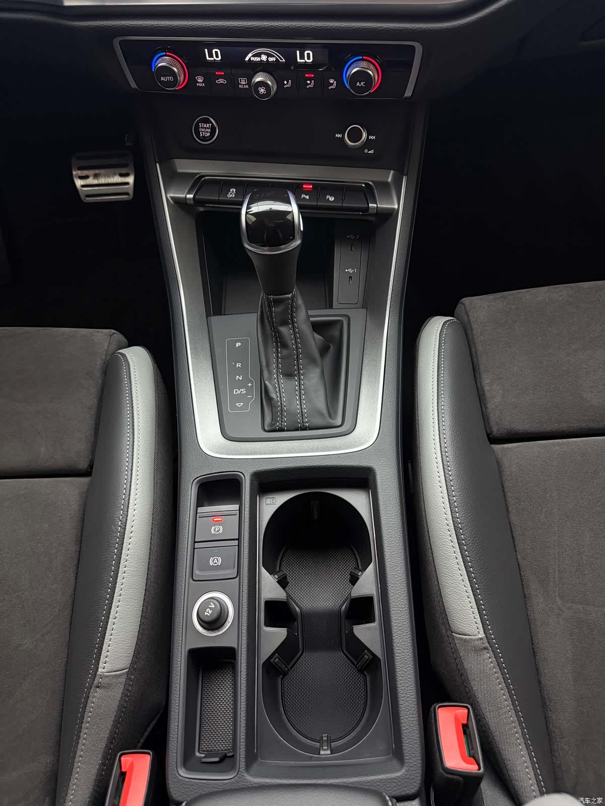 Audi Q3, 2022 10