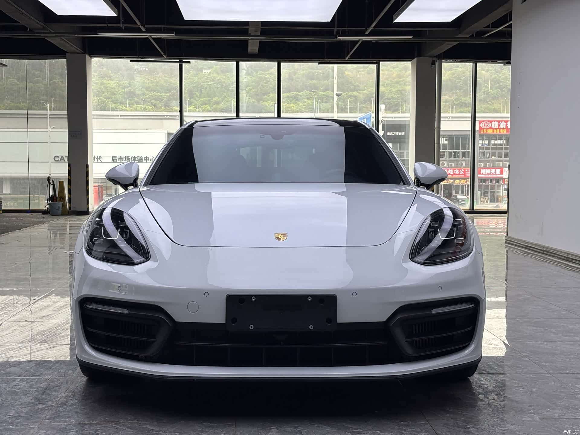 Porsche Panamera, 2024 2