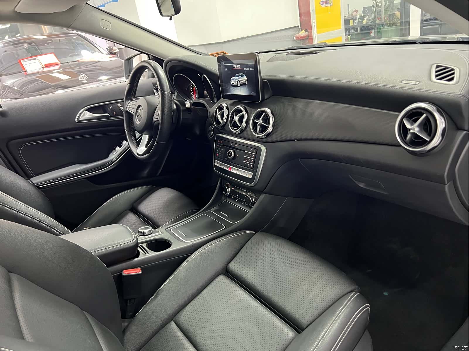 Mercedes-Benz GLA, 2018 13