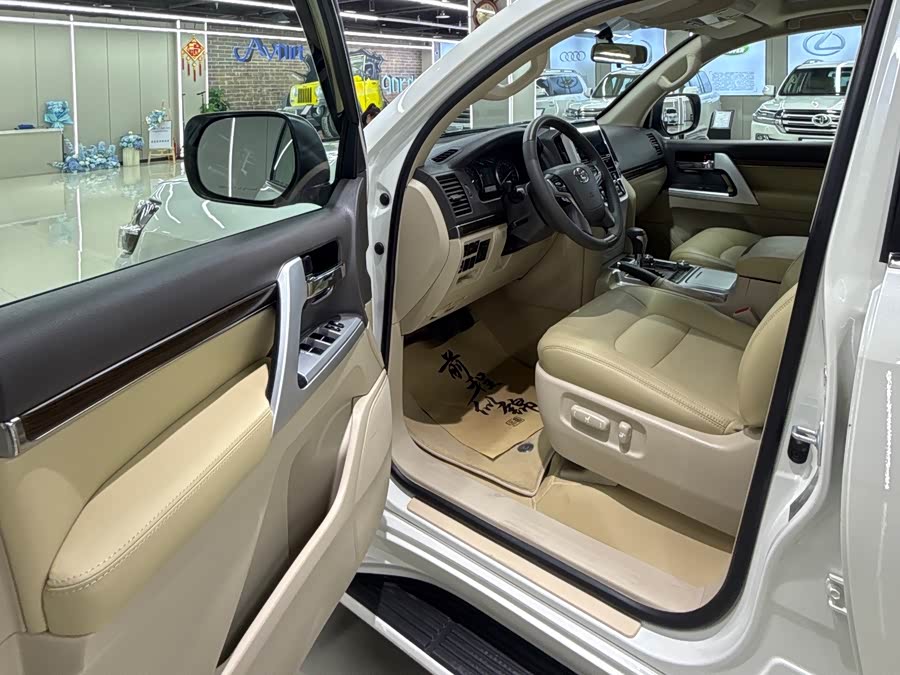 Toyota Land Cruiser 2020, фото 9