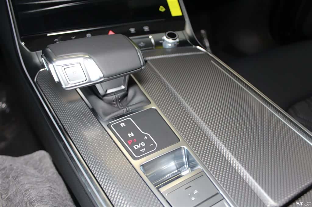 Audi A6L, 2026 11