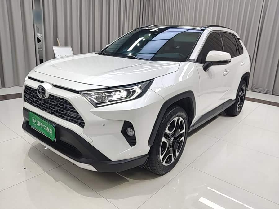 Toyota RAV4 2021, фото 2