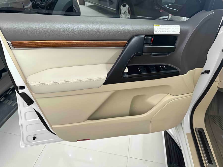 Toyota Land Cruiser 2018, фото 6