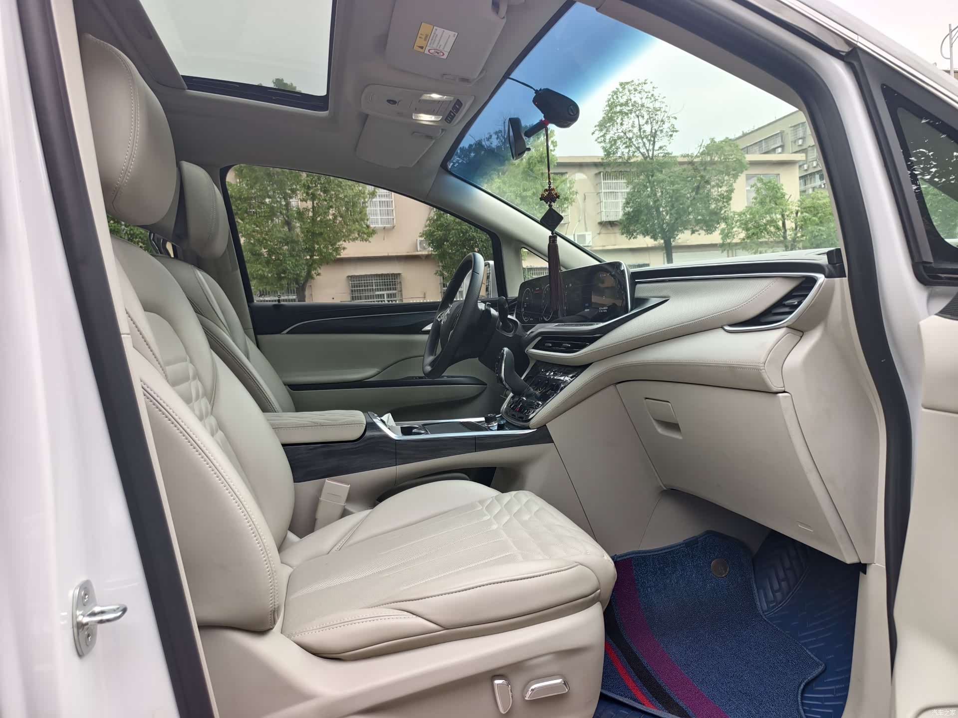 Buick GL8, 2022 10