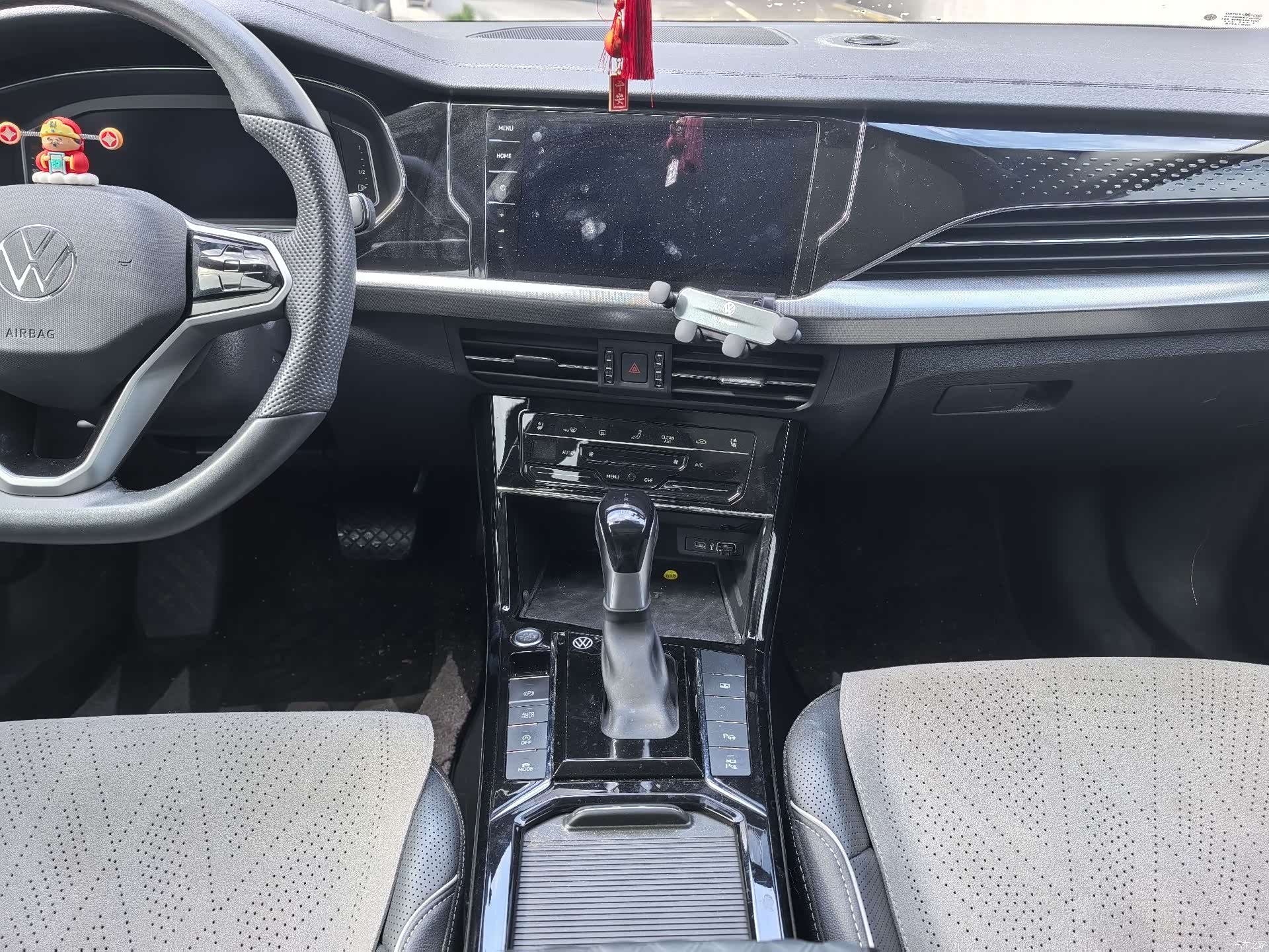 Volkswagen Passat, 2024 все фото