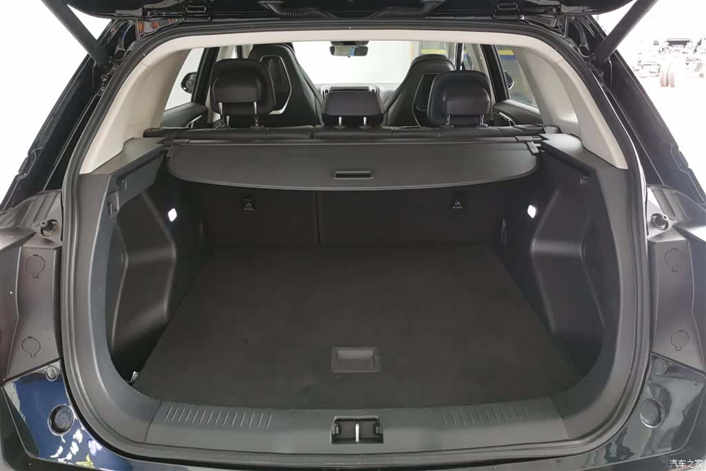 Hongqi HS3, 2024 4