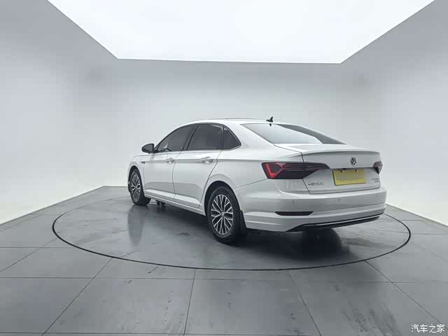 Volkswagen Sagitar, 2021 4