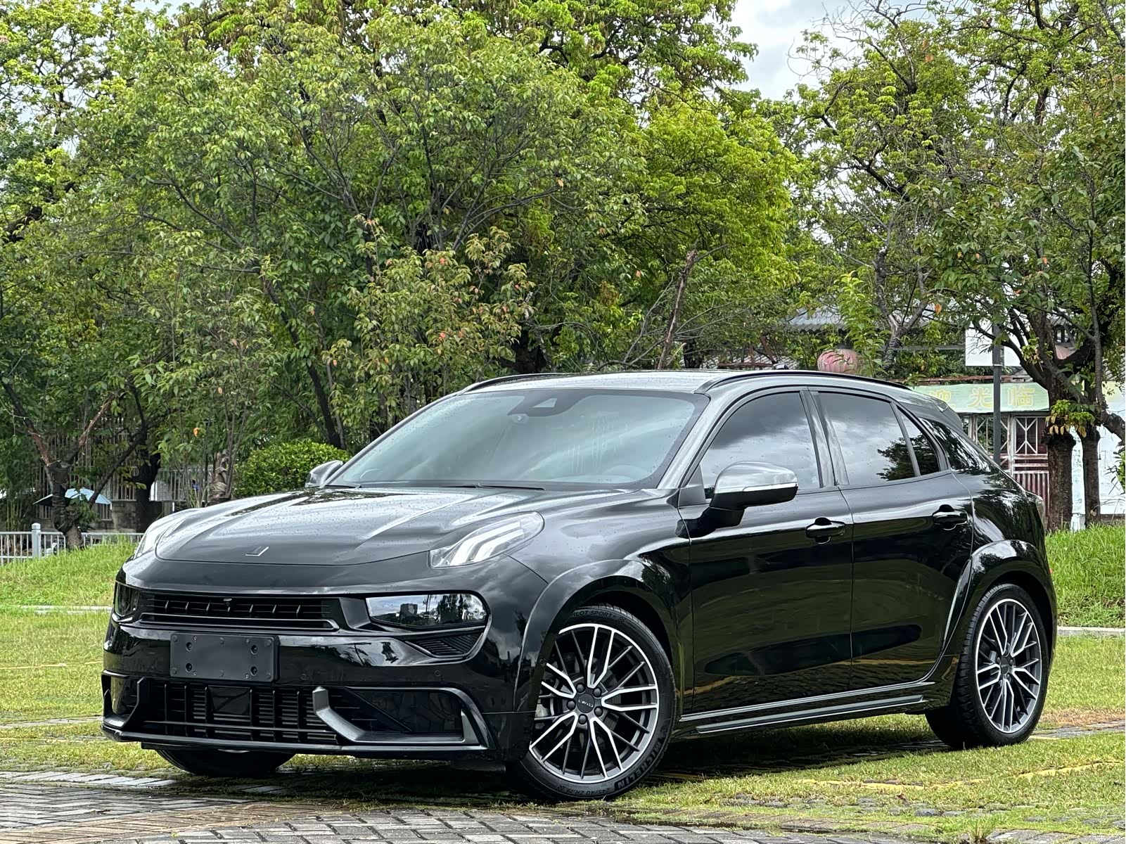 Lynk & Co 02