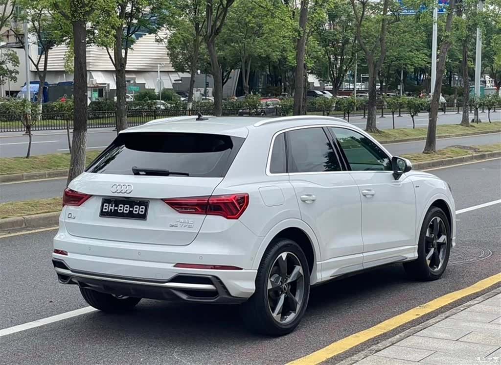 Audi Q3, 2022 все фото