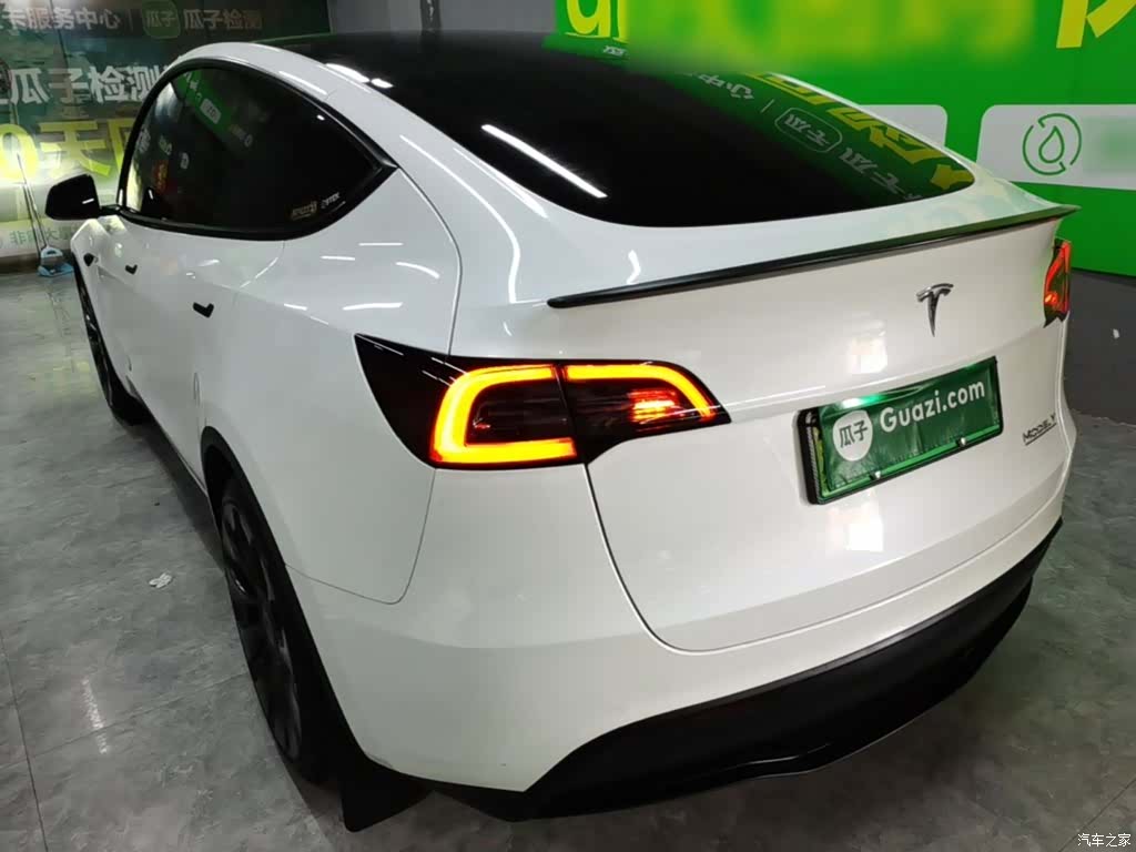 Tesla Model Y, 2022 все фото