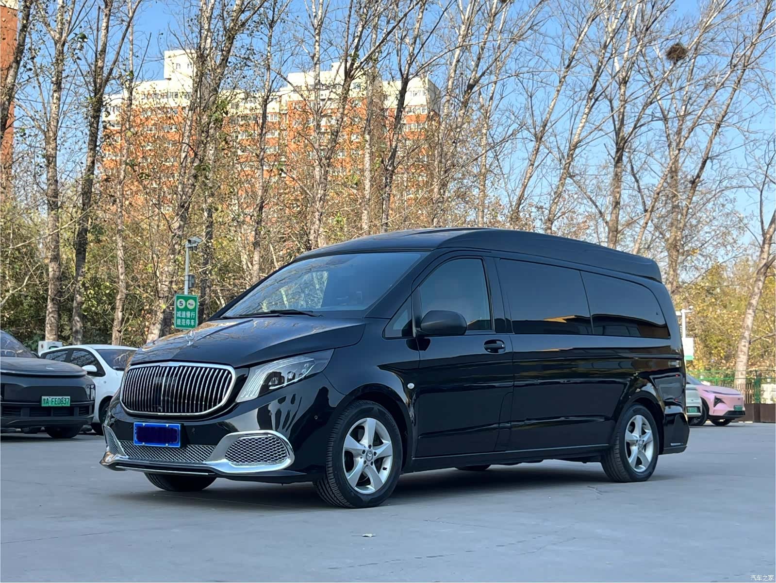 Mercedes-Benz 9, 2018 1